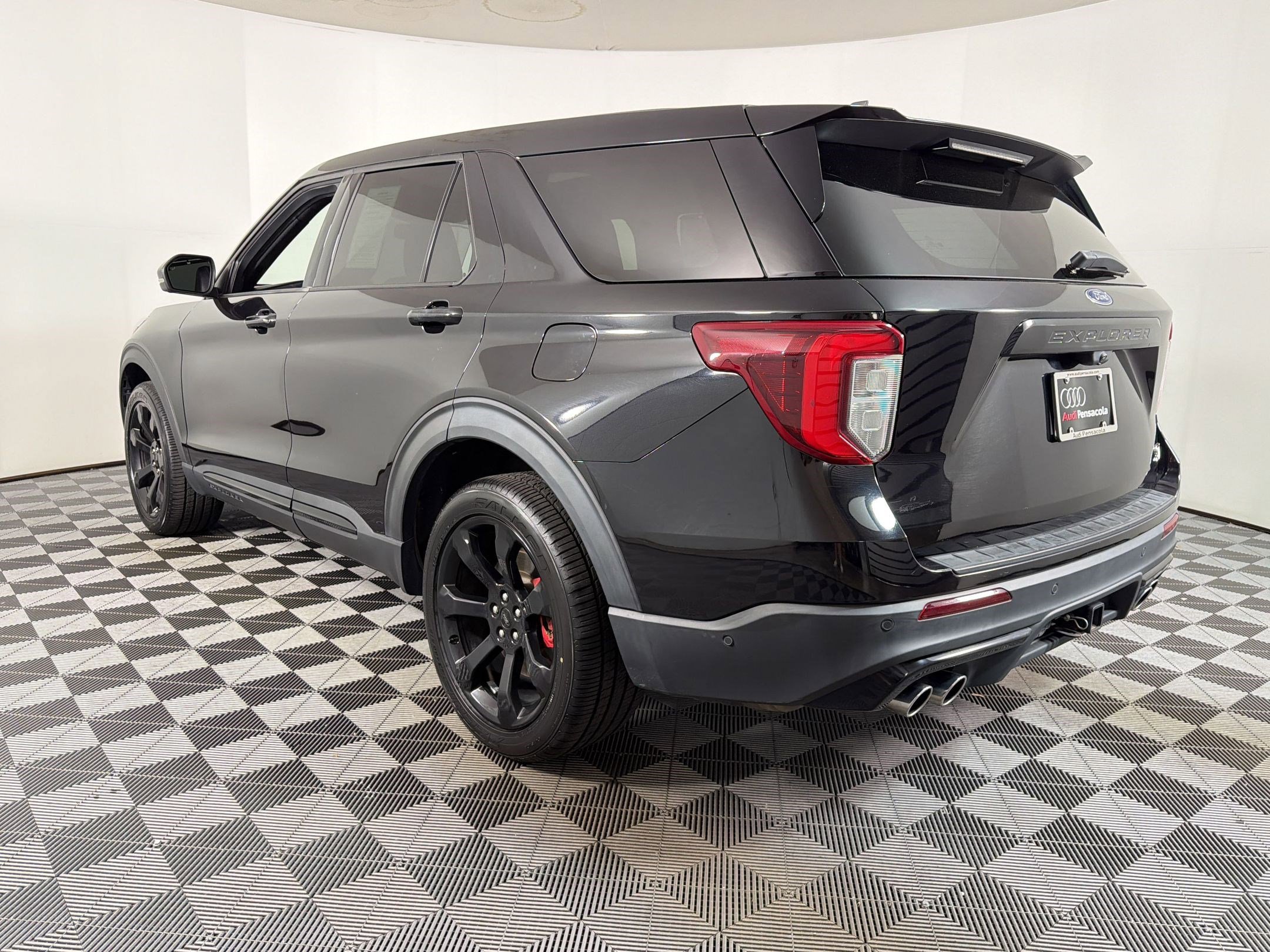 Used 2022 Ford Explorer ST w/ Equipment Group 401A AWD/4WD image 3
