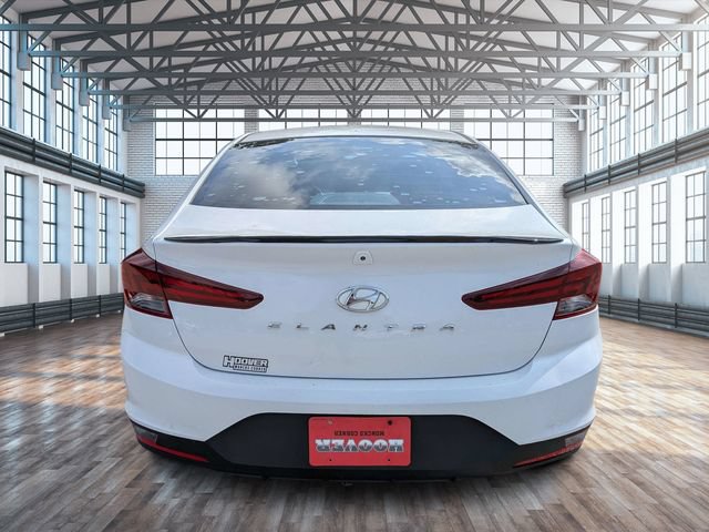 Used 2019 Hyundai Elantra SE w/ Cargo Package FWD image 5