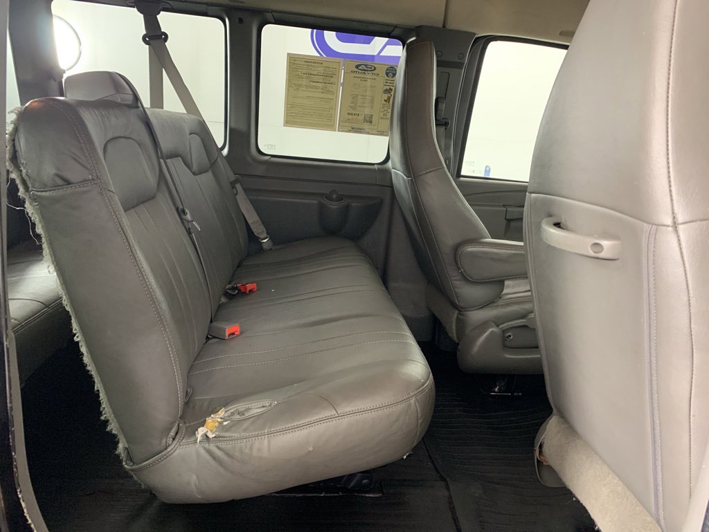 Used 2016 Chevrolet Express 3500 LS w/ Chrome Appearance Package image 30