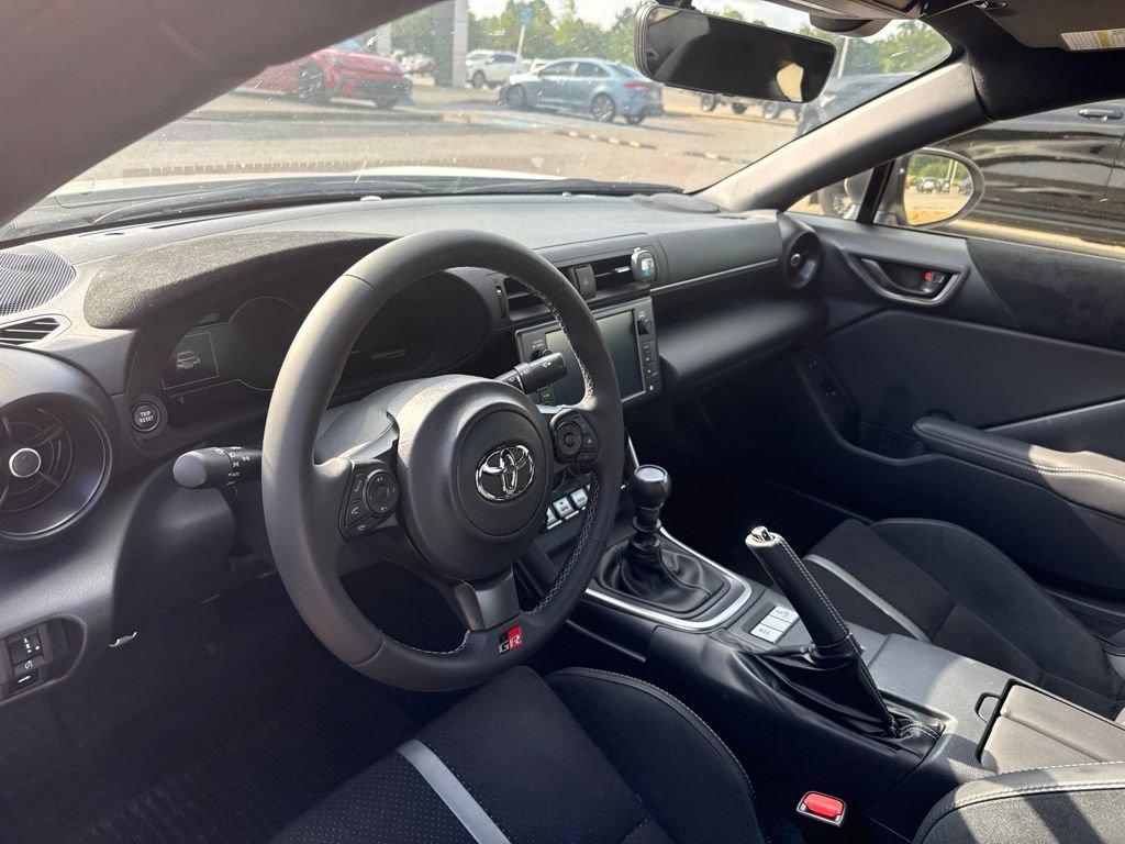 Used 2025 Toyota GR86 Premium RWD image 9