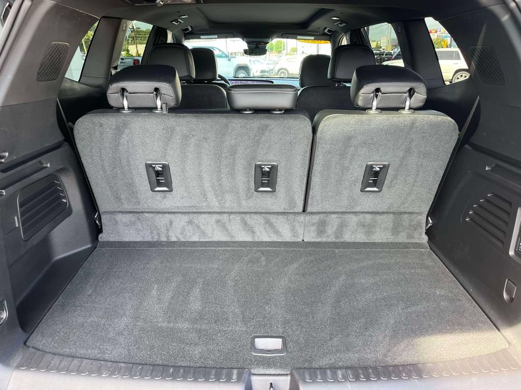 Certified 2026 Buick Enclave Sport Touring w/ Power Package FWD image 18