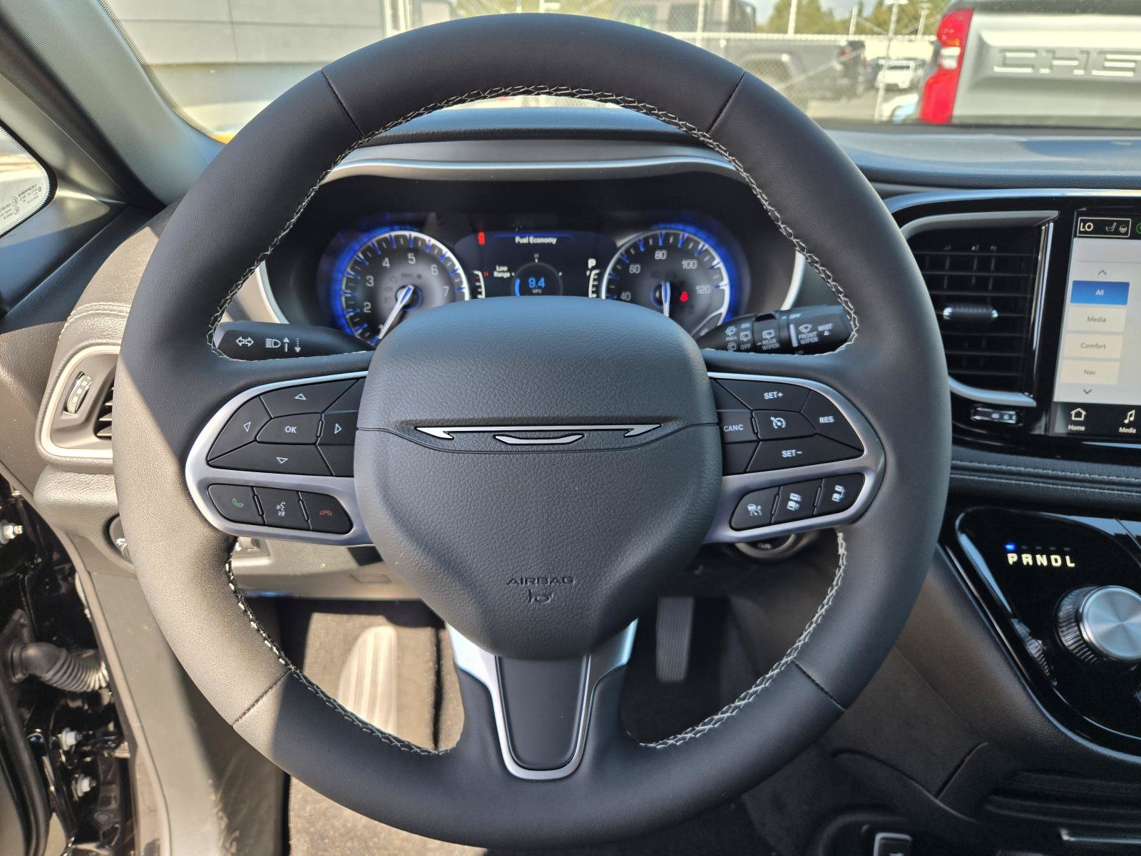 New 2027 Chrysler Pacifica Select w/ Family Tech Group AWD/4WD image 19