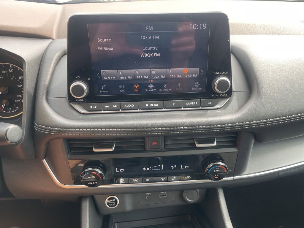 Used 2023 Nissan Rogue SV image 12