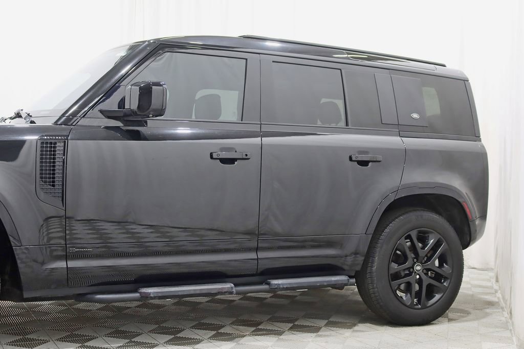 Used 2021 Land Rover Defender 110 X-Dynamic HSE AWD/4WD image 3