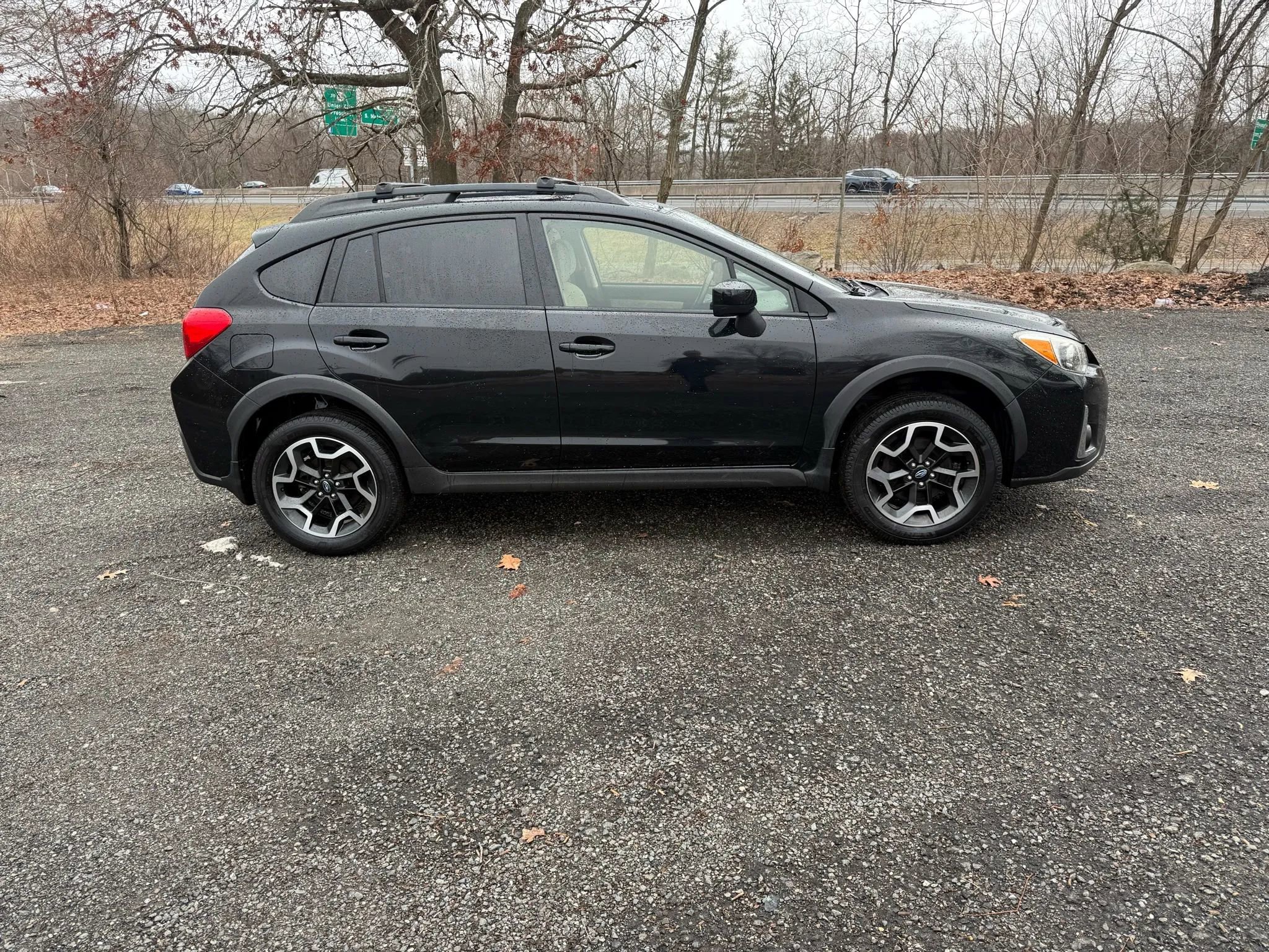 Used 2017 Subaru Crosstrek 2.0i Premium w/ Popular Package #2 image 3