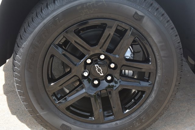 New 2026 Chevrolet Silverado 1500 Custom w/ LPO, Dark Essentials Package AWD/4WD image 11