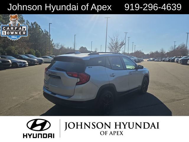 Used 2020 GMC Terrain SLE w/ Elevation Edition image 15