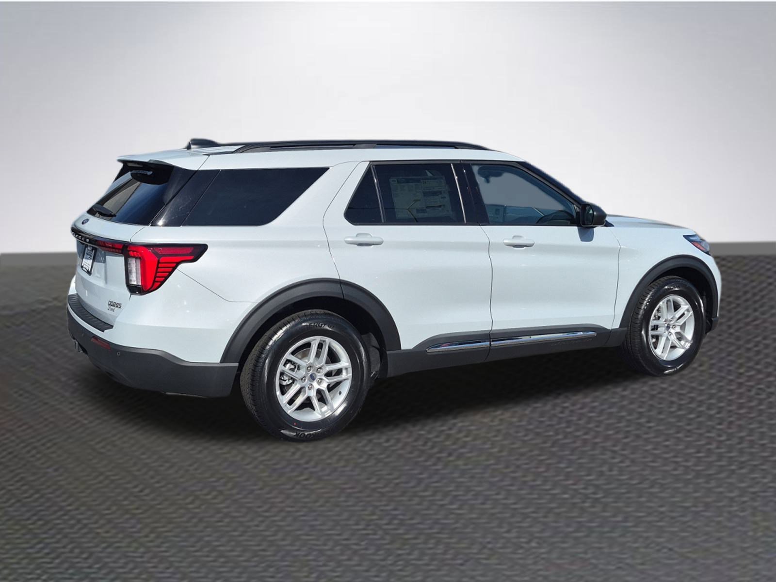 New 2025 Ford Explorer Active image 4