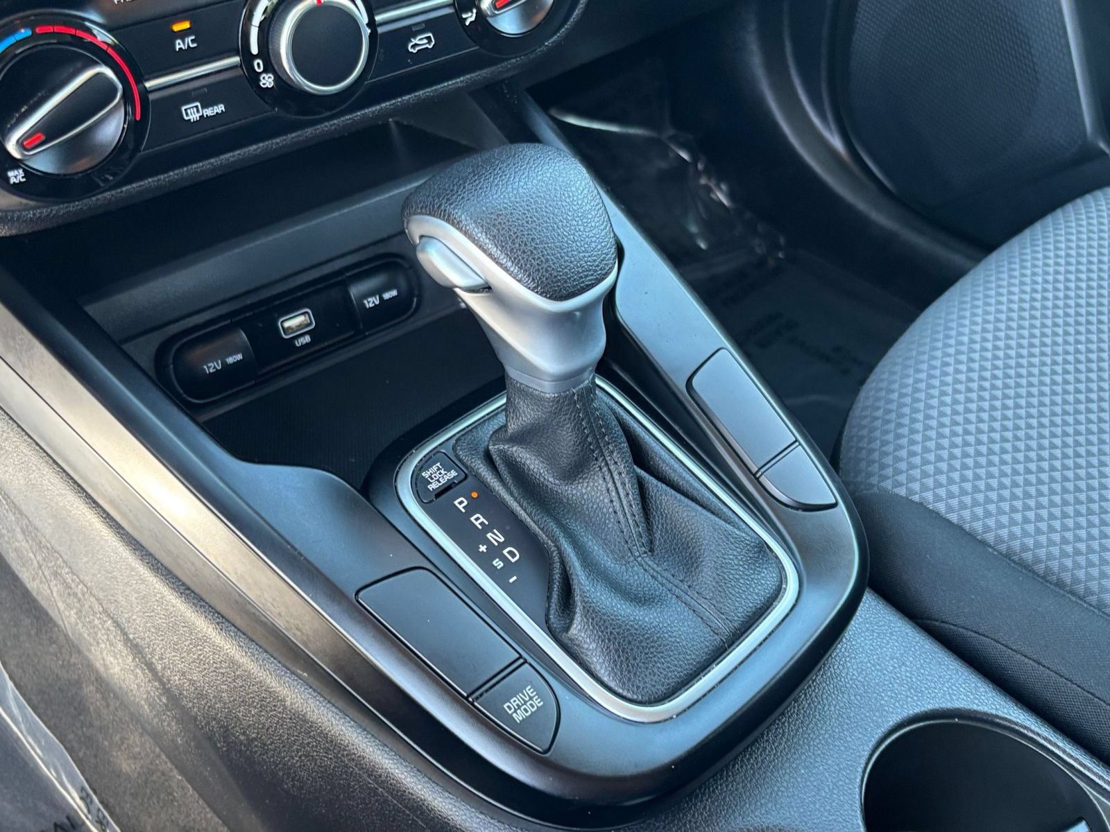 Used 2025 Kia Soul LX w/ LX Technology Package FWD image 40