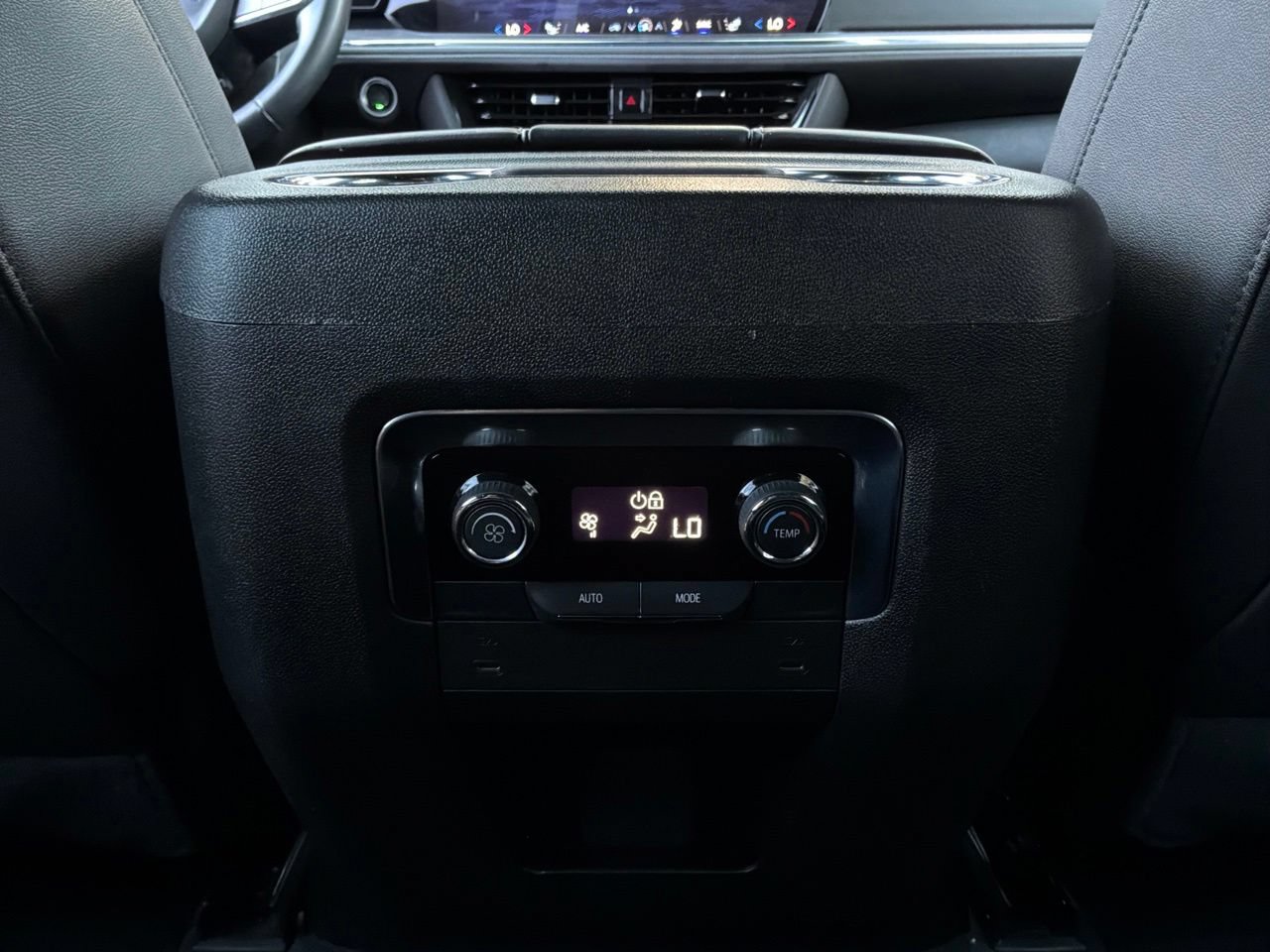 Used 2025 Chevrolet Tahoe Z71 AWD/4WD image 15
