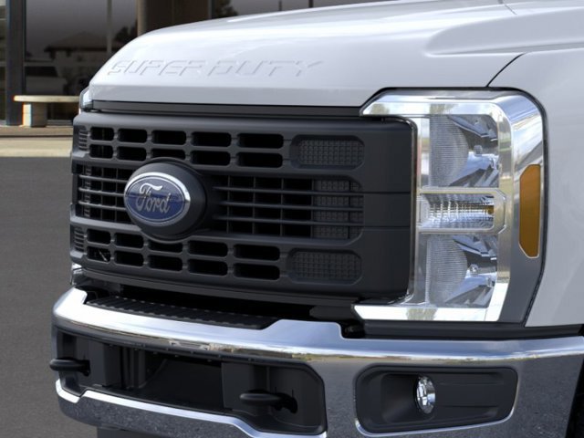 New 2026 Ford F250 XL w/ XL Chrome Package AWD/4WD image 17