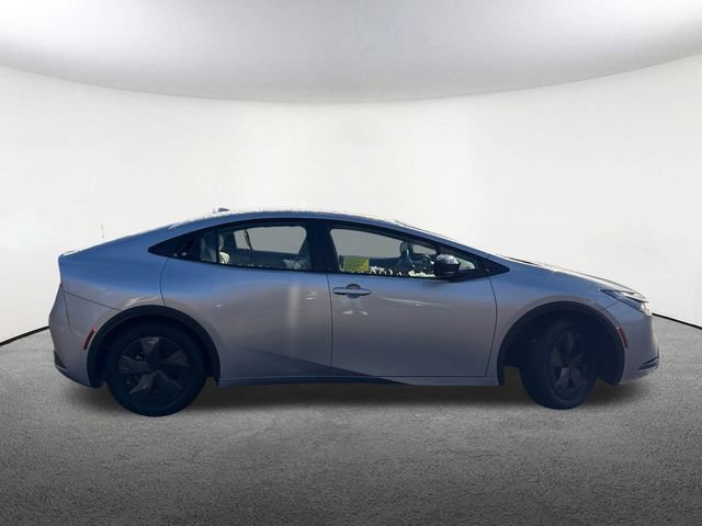 Used 2025 Toyota Prius LE image 18