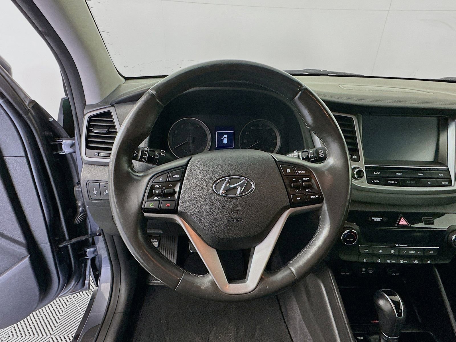 Used 2018 Hyundai Tucson Limited AWD/4WD image 11