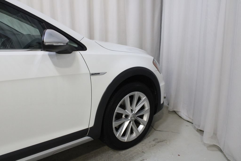 Used 2017 Volkswagen Golf Alltrack SE AWD/4WD image 27