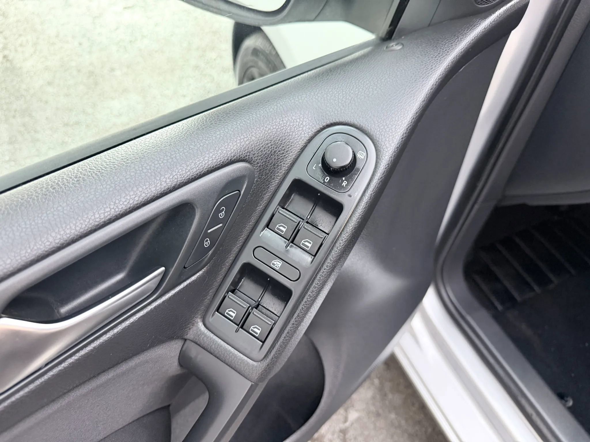 Used 2013 Volkswagen Golf TDI image 14