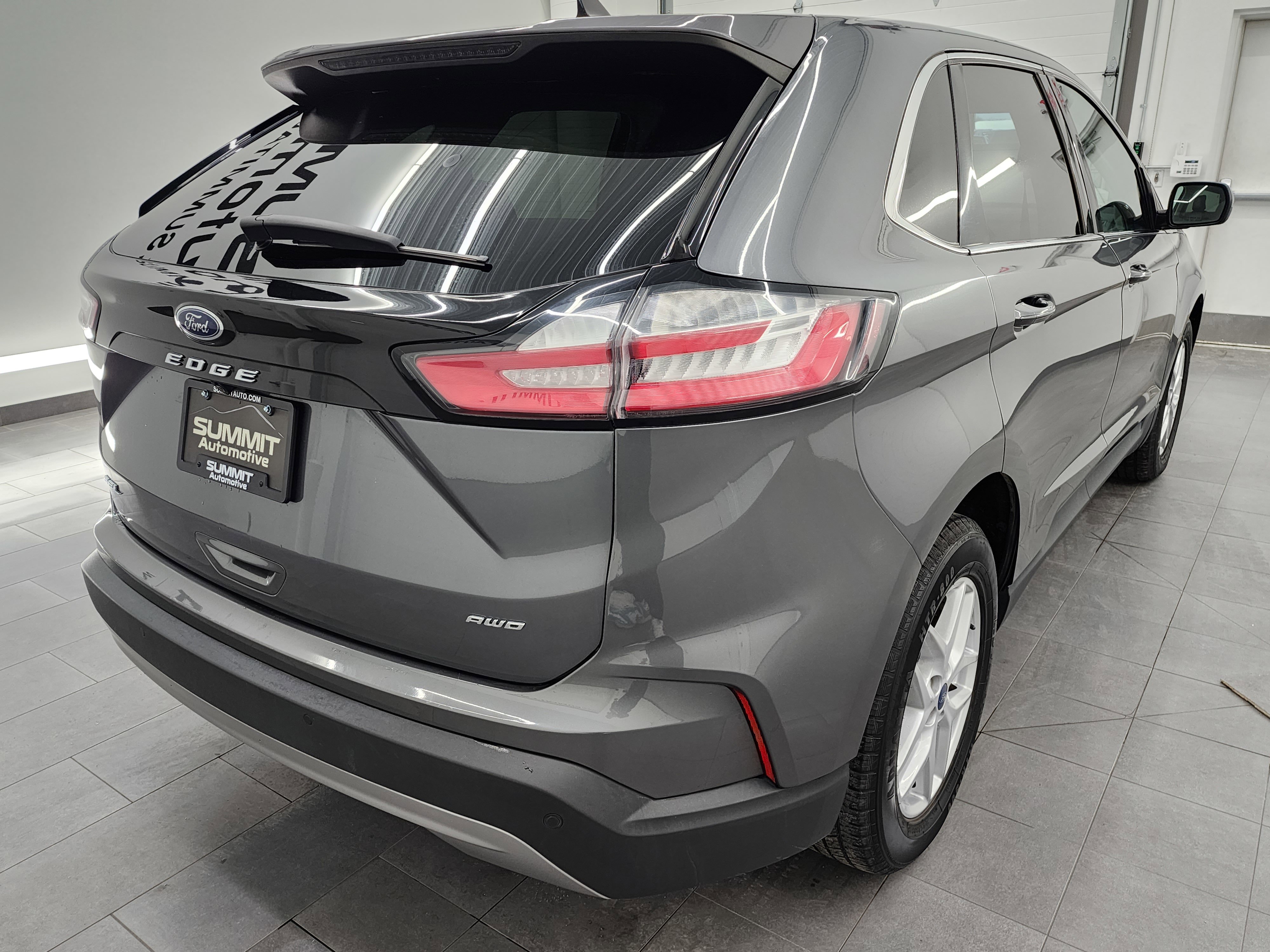 Used 2022 Ford Edge SEL image 4