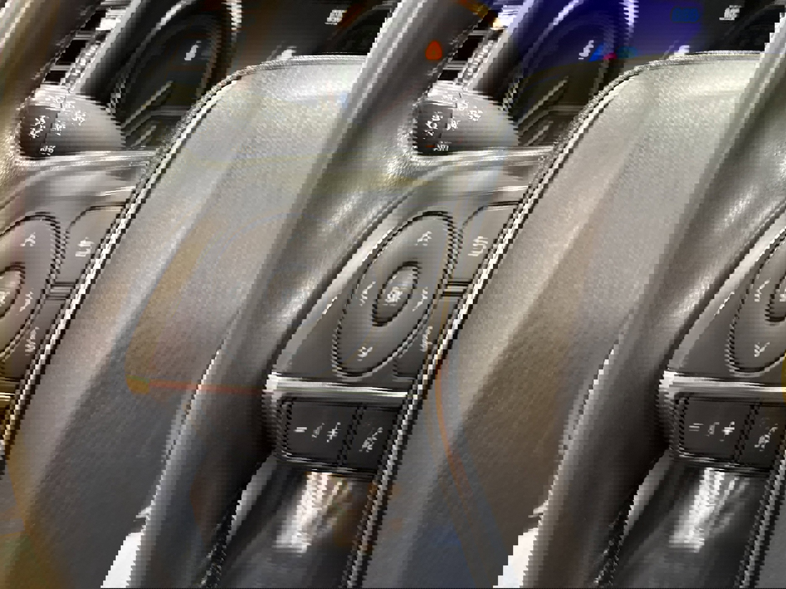 Used 2020 Toyota Camry XLE image 32