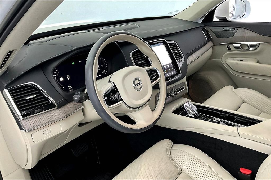 Used 2024 Volvo XC90 B6 Ultimate w/ Lounge Package image 16