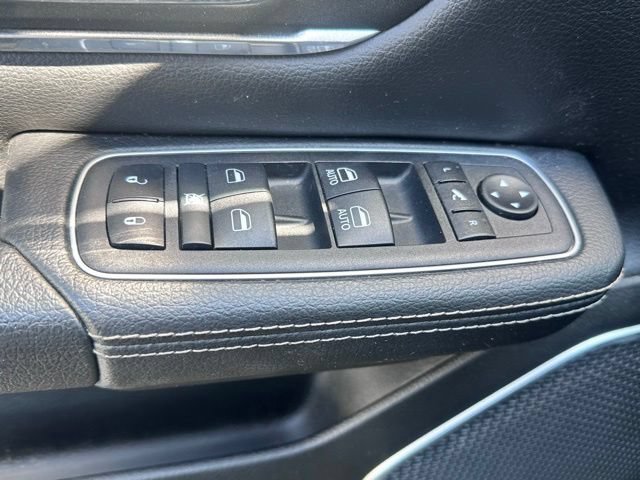 Used 2023 RAM 1500 Laramie AWD/4WD image 14