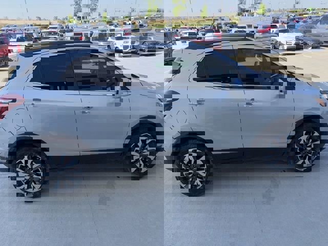 Used 2021 Buick Encore Preferred FWD image 2