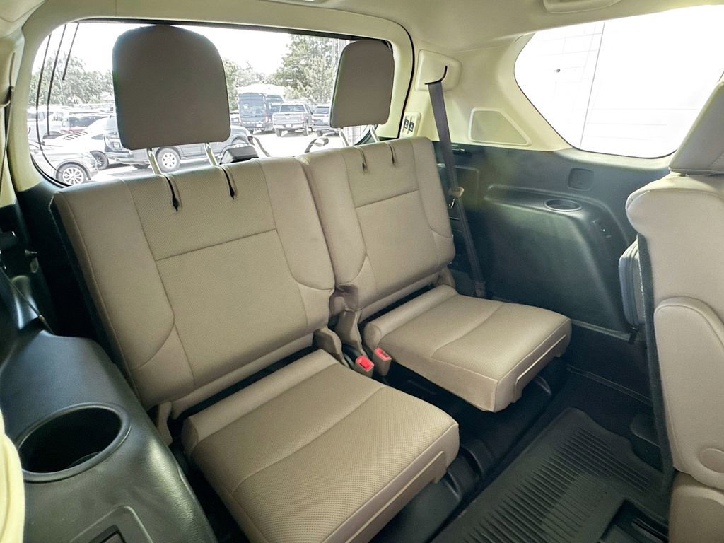 Used 2023 Lexus GX 460 Premium w/ Accessory Package AWD/4WD image 28
