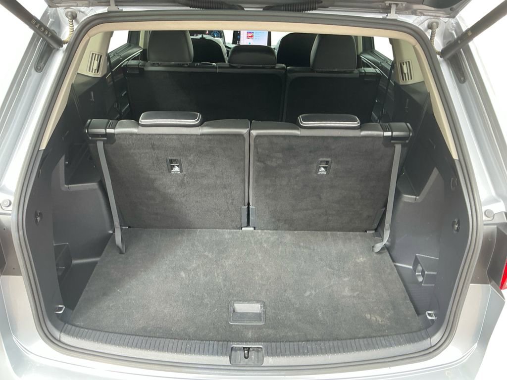 Used 2025 Volkswagen Atlas SE image 23