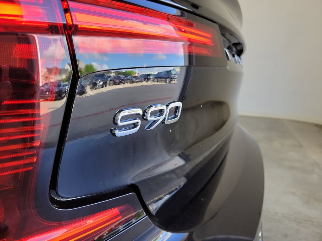 Used 2023 Volvo S90 B6 Plus AWD/4WD image 8