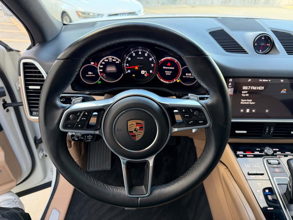 Used 2019 Porsche Cayenne AWD/4WD image 16