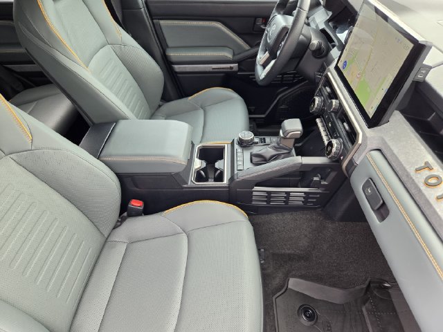 Used 2026 Toyota 4Runner Trailhunter AWD/4WD image 12
