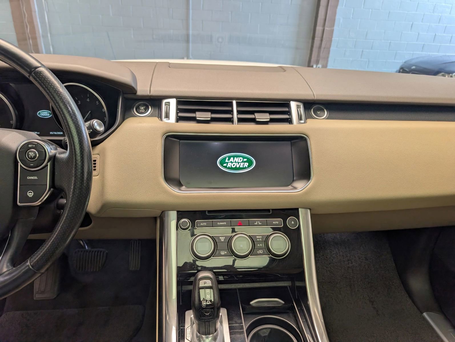 Used 2017 Land Rover Range Rover Sport HSE AWD/4WD image 22