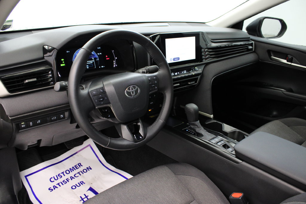 Used 2025 Toyota Camry LE w/ Convenience Package FWD image 15