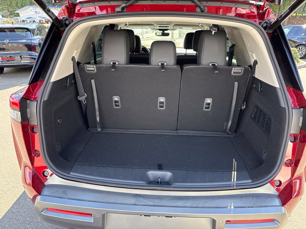 New 2026 Nissan Pathfinder SL AWD/4WD image 13