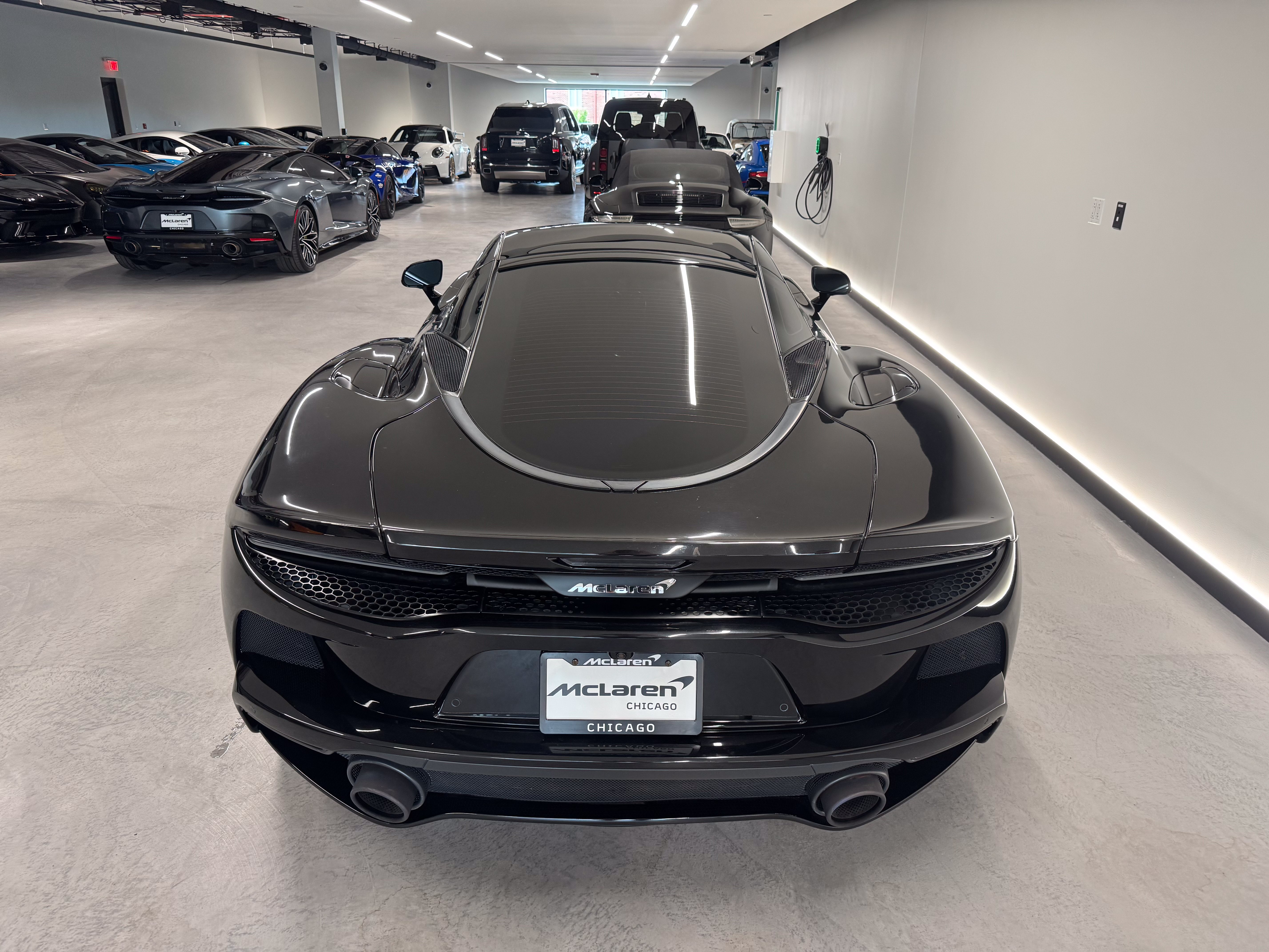 Used 2022 McLaren GT RWD image 3