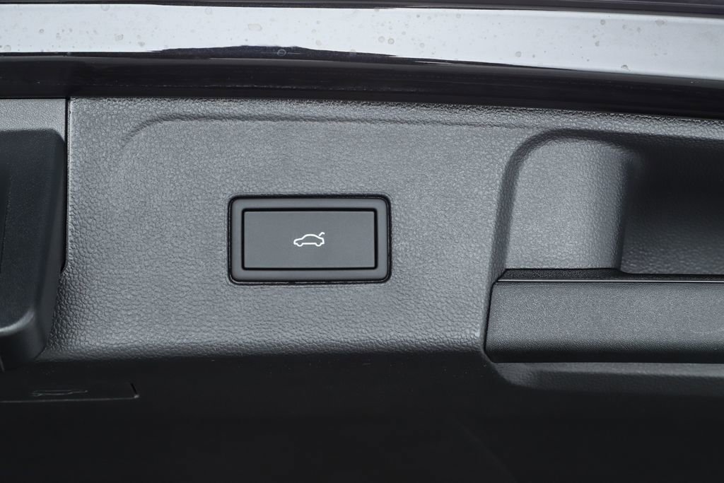 New 2026 Volkswagen Atlas SEL Premium R-Line image 30