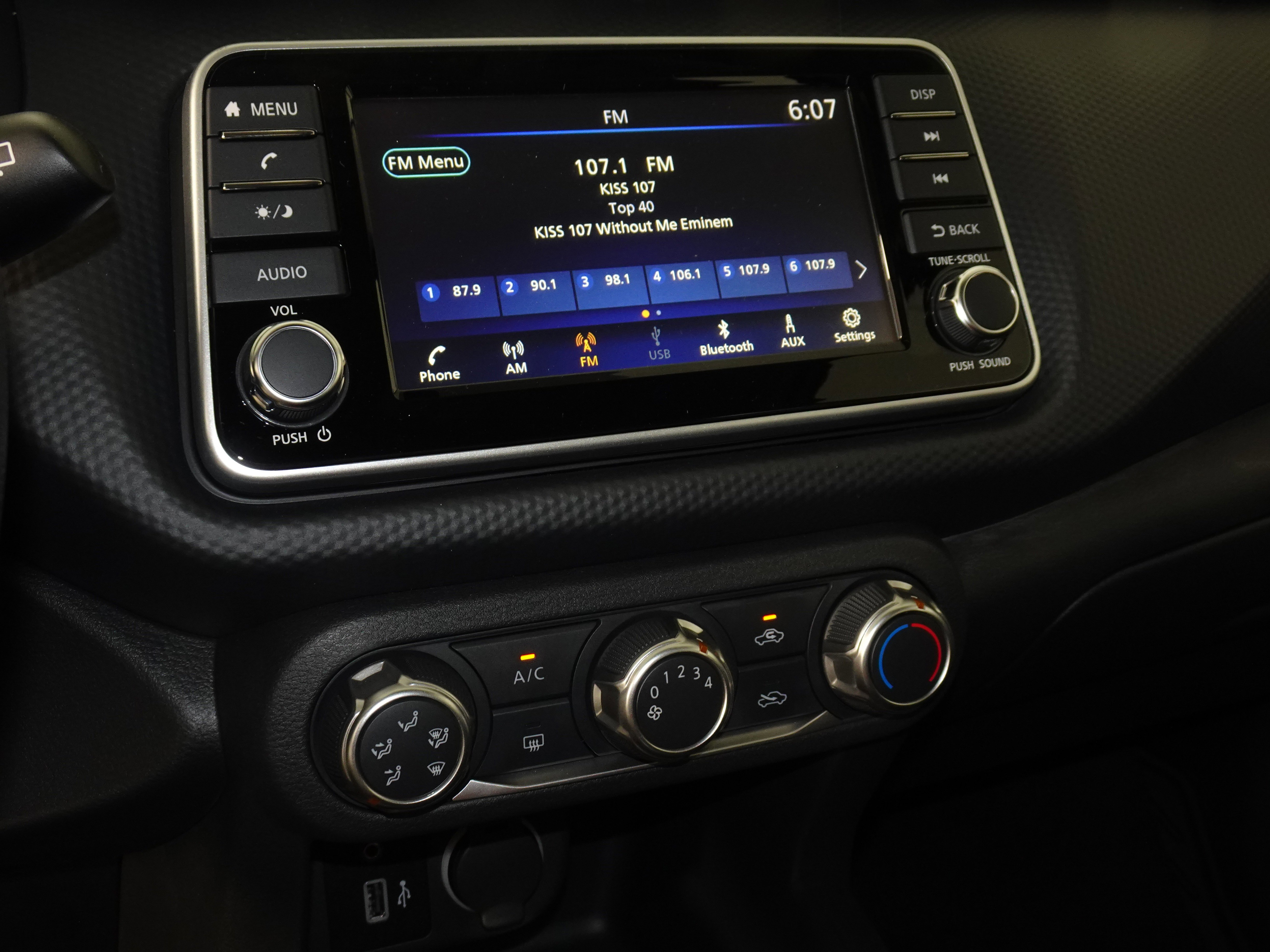 New 2025 Nissan Kicks Play S image 22