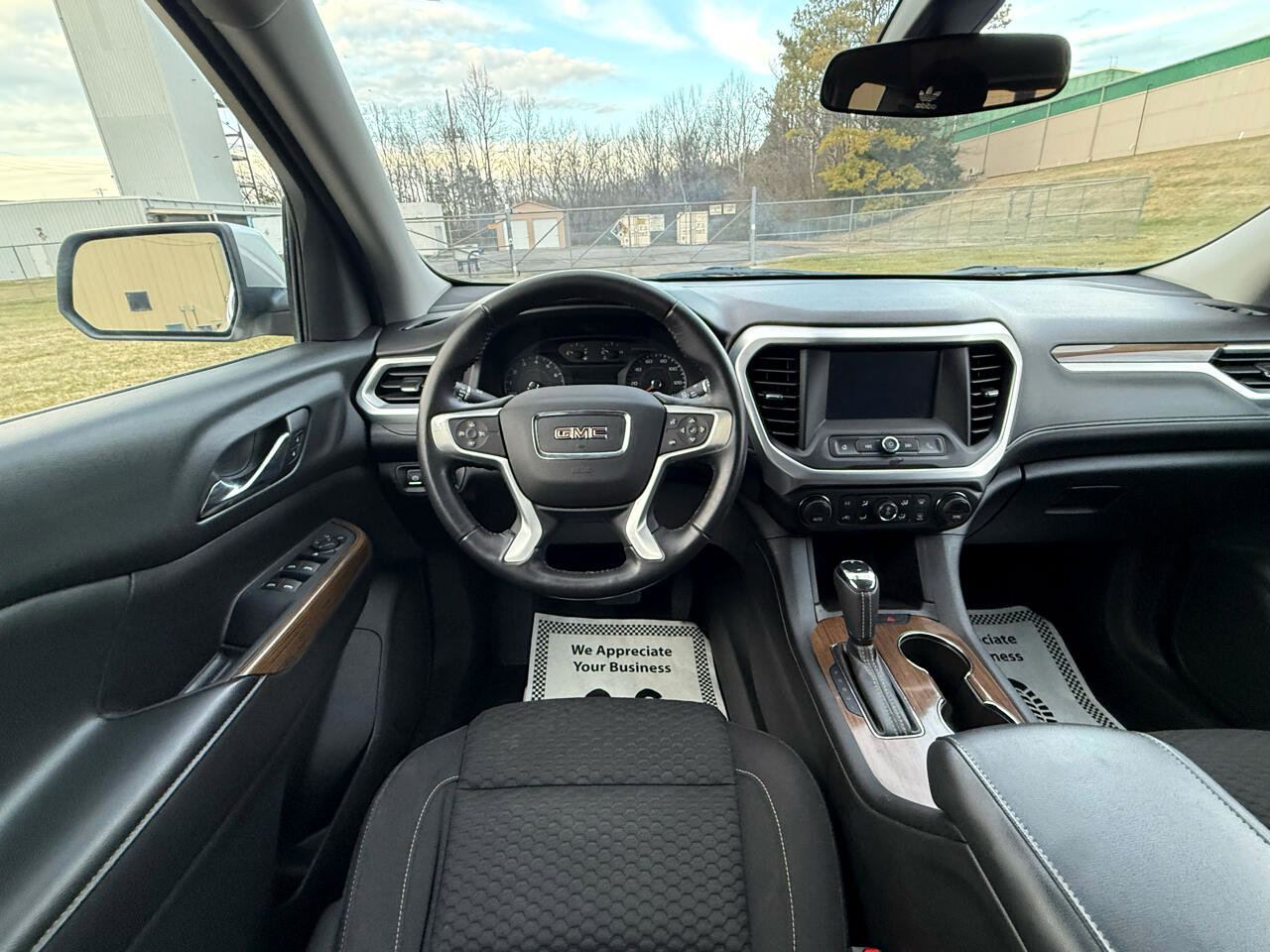 Used 2018 GMC Acadia SLE image 11
