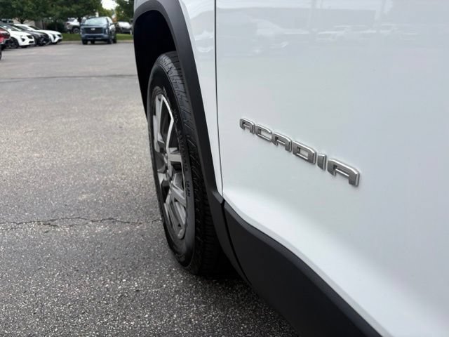 Used 2023 GMC Acadia SLE w/ Driver Convenience Package FWD image 15