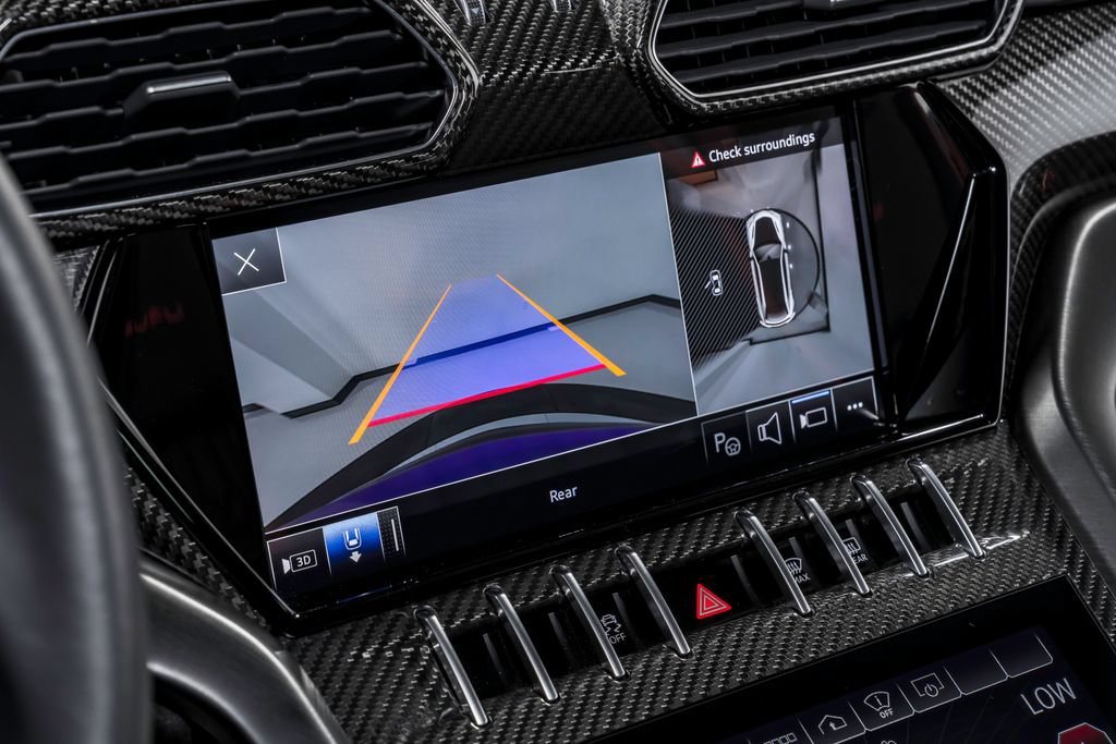 Used 2024 Lamborghini Urus Performante AWD/4WD image 28