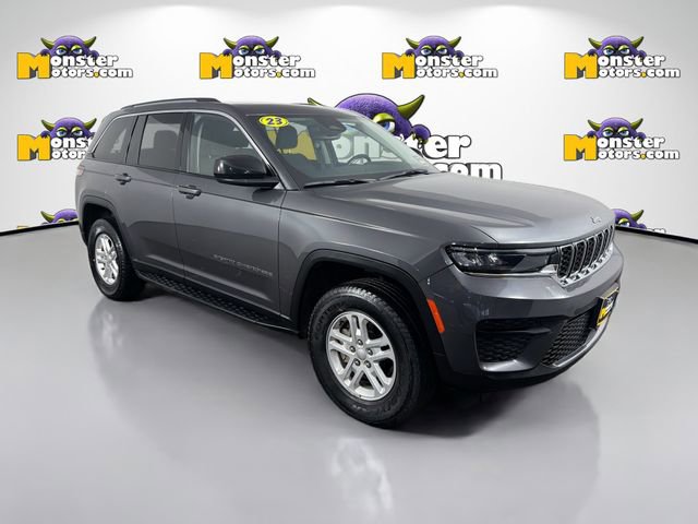 Used 2023 Jeep Grand Cherokee Laredo AWD/4WD image 3