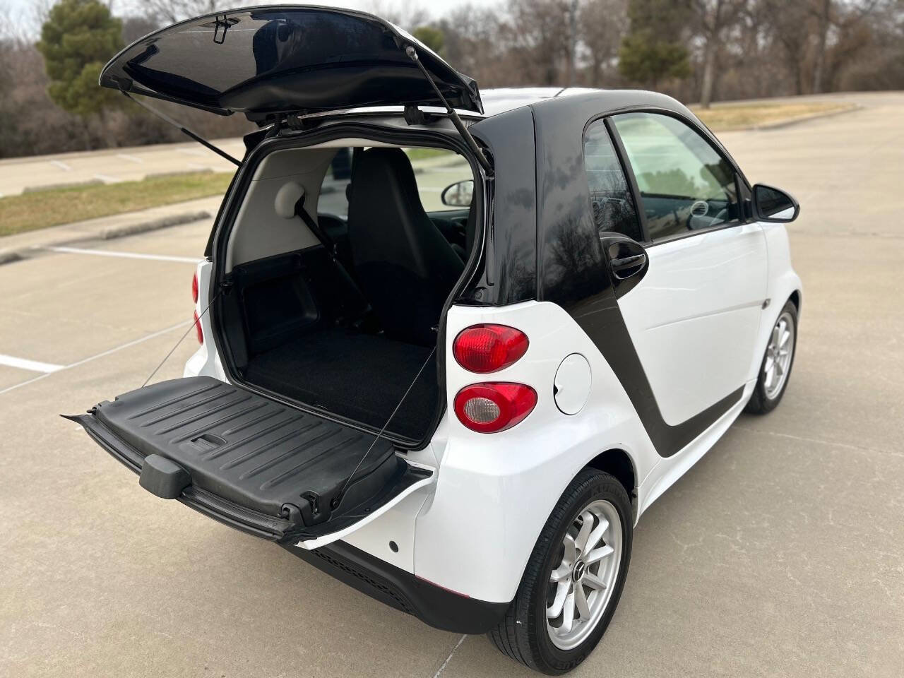 Used 2015 smart fortwo pure image 10