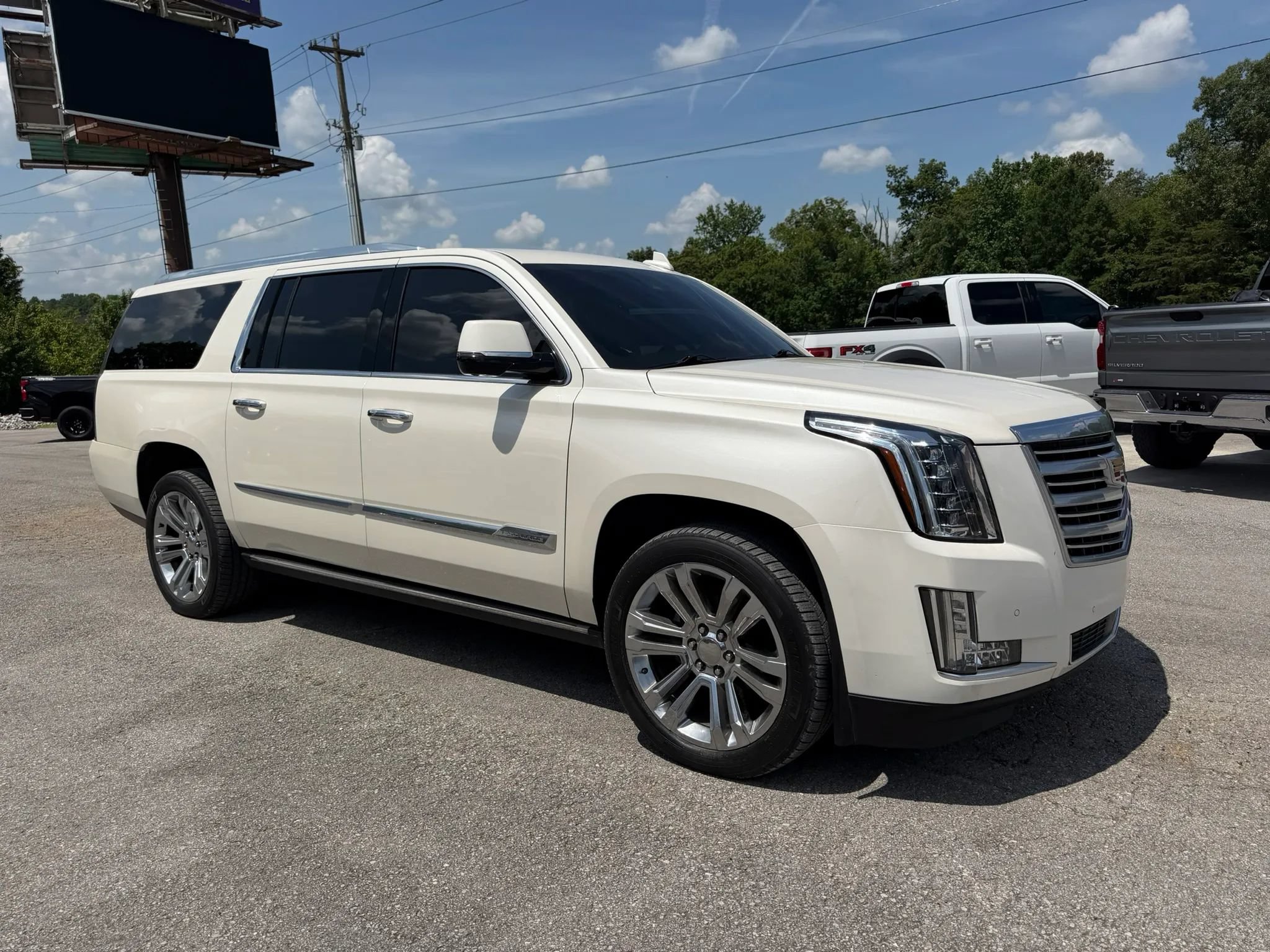 Used 2015 Cadillac Escalade ESV Platinum AWD/4WD image 5