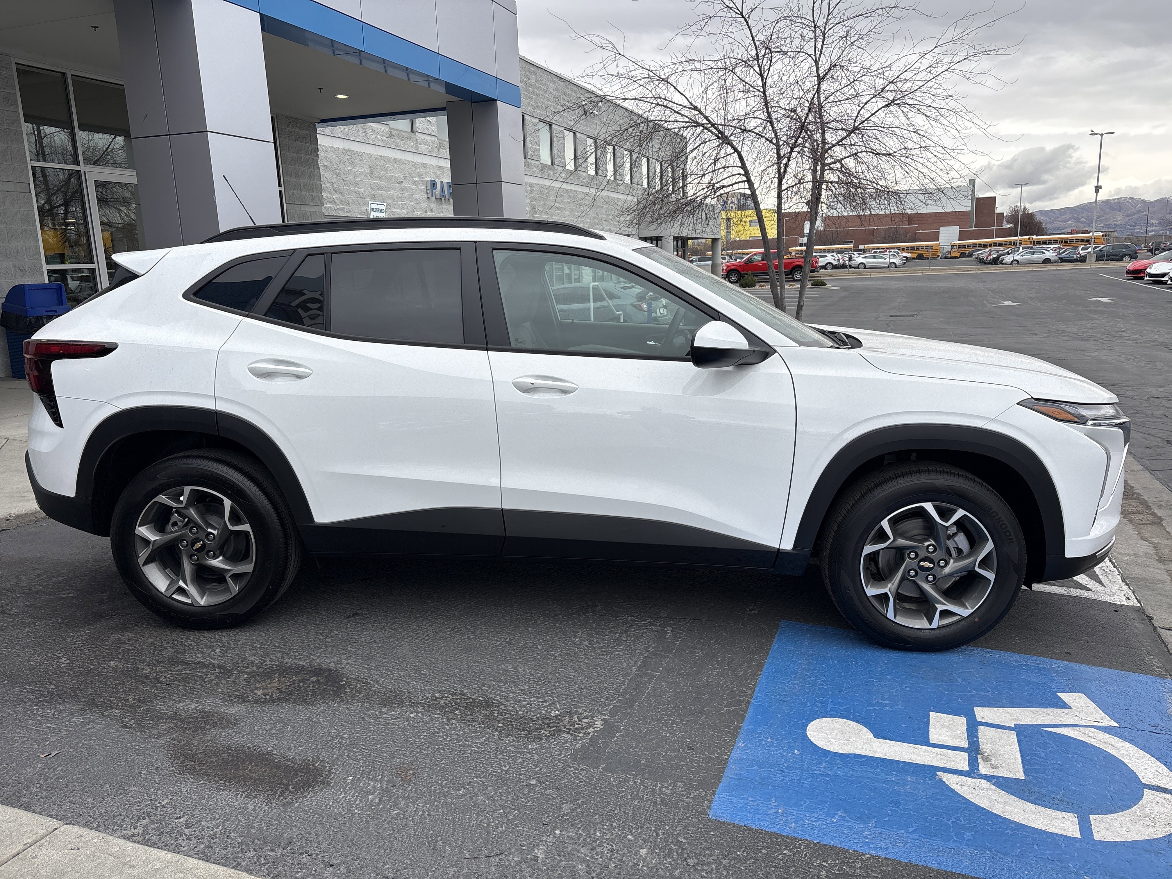 New 2026 Chevrolet Trax LT w/ Driver Confidence Package FWD image 6