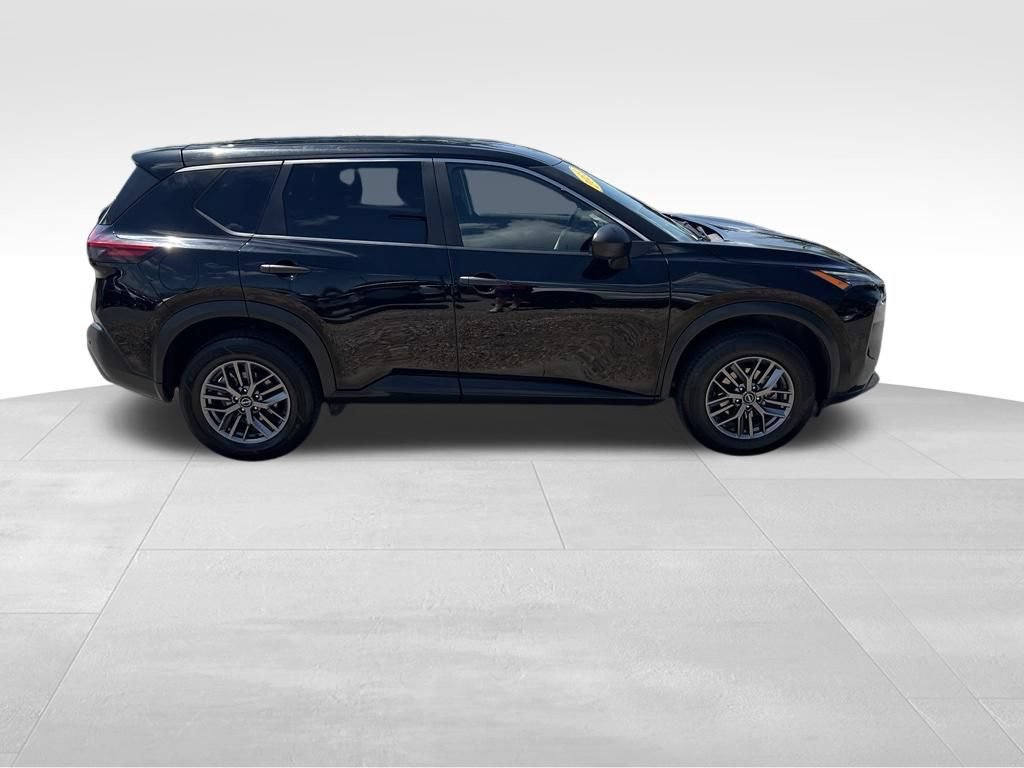 Used 2023 Nissan Rogue S AWD/4WD image 8