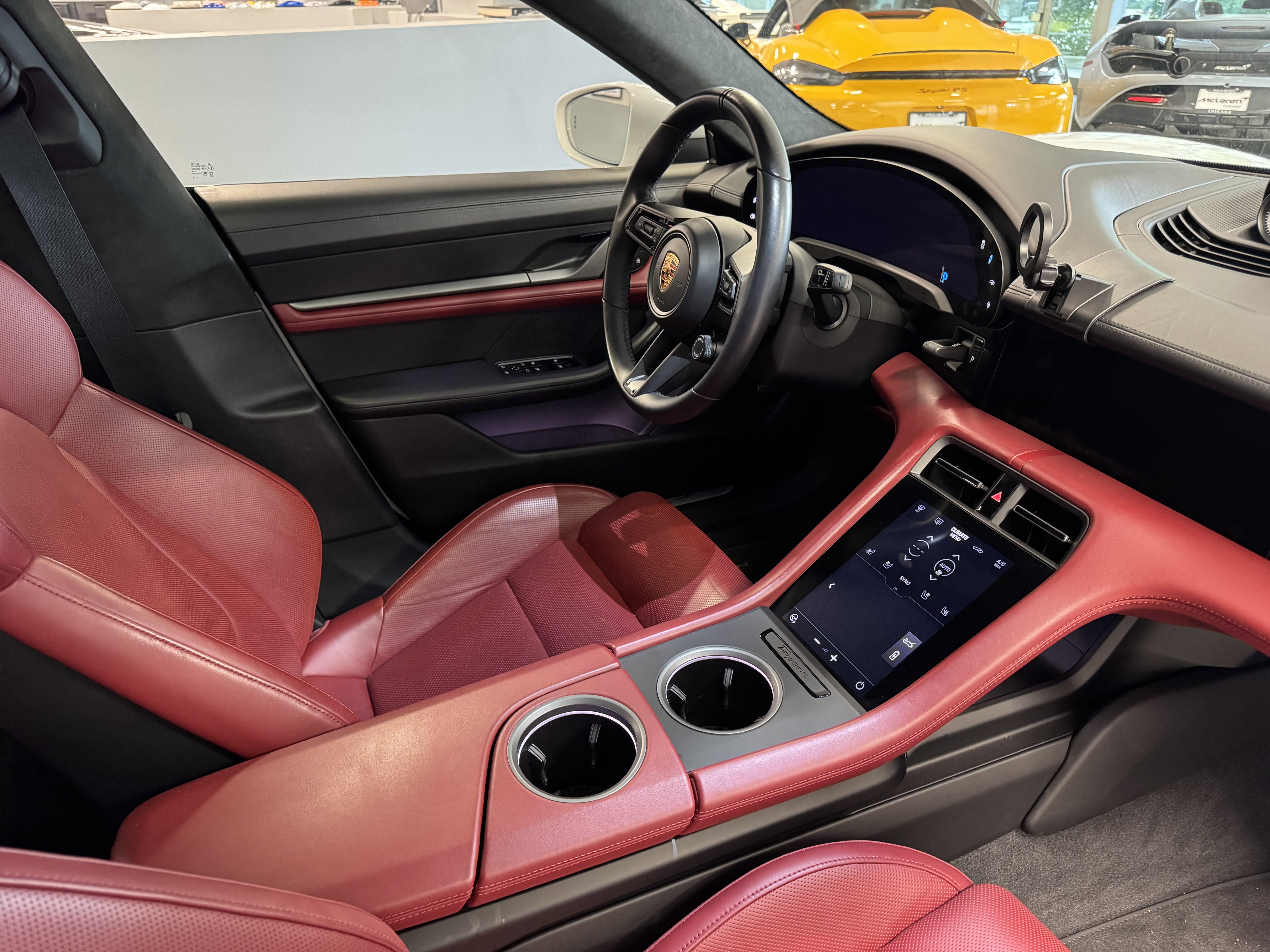 Used 2022 Porsche Taycan image 22