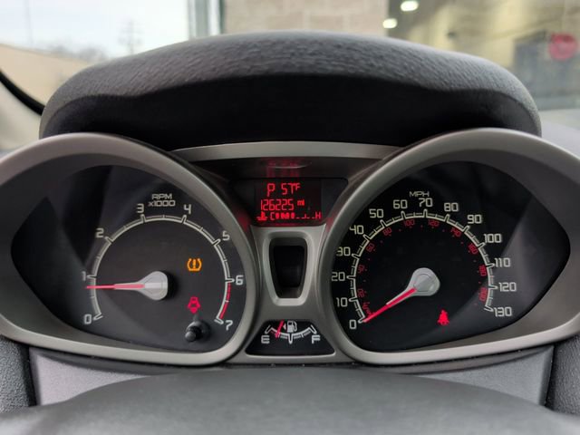 Used 2013 Ford Fiesta Titanium w/ Black Sport Appearance Pkg FWD image 13