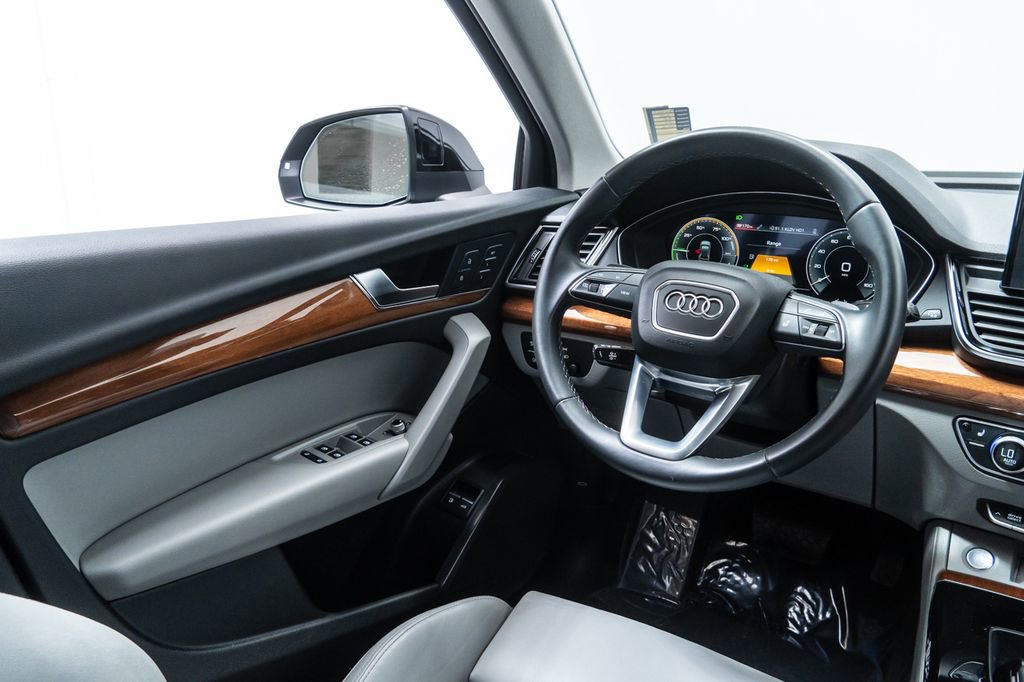 Used 2022 Audi Q5 e Premium w/ Convenience Package image 22
