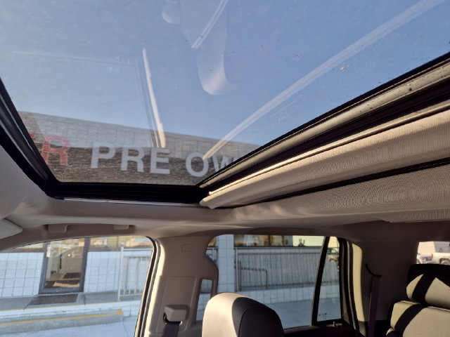 Used 2017 GMC Yukon SLT w/ HD Trailering Package AWD/4WD image 25