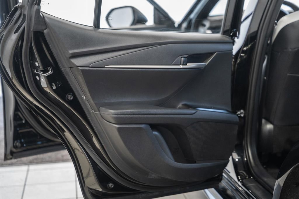 Used 2025 Toyota Camry SE image 35