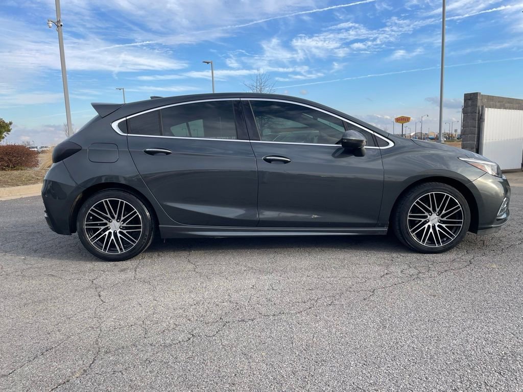 Used 2017 Chevrolet Cruze Premier image 9