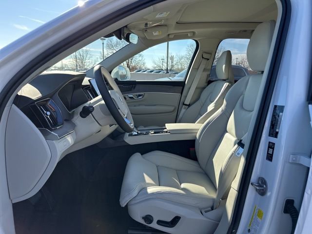 New 2026 Volvo XC90 B6 Ultra w/ Protection Package image 13
